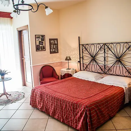Bed And Breakfast El Dueno Palinuro Exterior photo